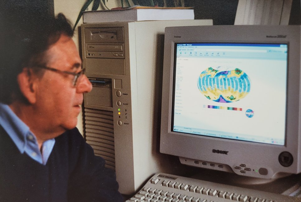Paul Crutzen vor dem Computer
