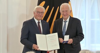 Federal President Frank-Walter Steinmeier presents Prof. Dr Dr h.c. mult. Johann Georg Goldammer the Order of Merit of the Federal Republic of Germany Federal President Frank-Walter Steinmeier presents Prof. Dr Dr h.c. mult. Johann Georg Goldammer the Order of Merit of the Federal Republic of Germany